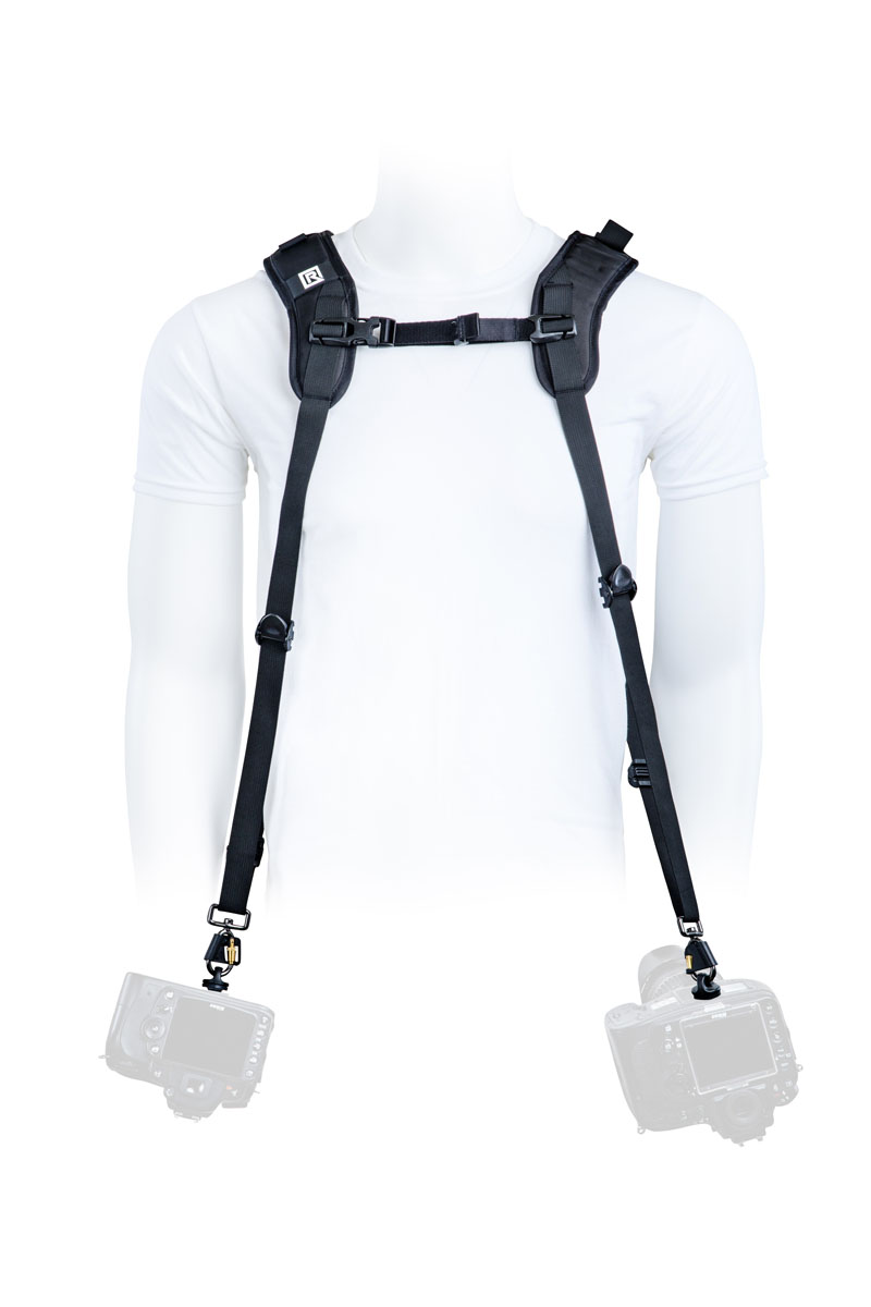 361020_BLACKRAPID_DoubleX_01_Web - BLACKRAPID Canada A mannequin's back displaying a harness securely attached to it, highlighting the design and fit of the harness.